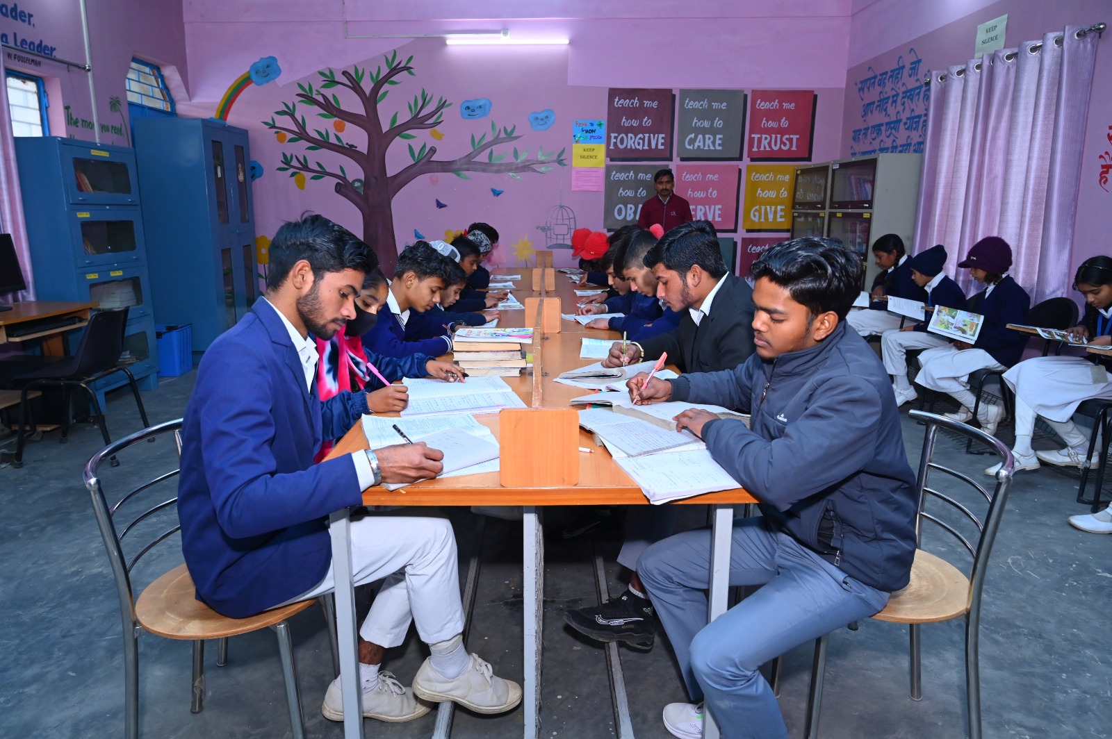 Saraswati-Vidya-Mandir-Inter-College-Library-image